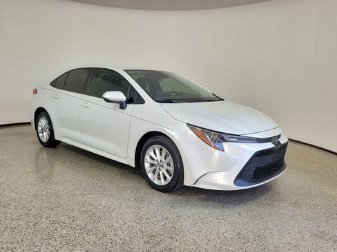 Used 2022 Toyota Corolla LE w/ LE Convenience Package FWD image 4