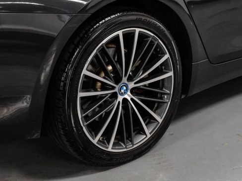 Used 2022 BMW 530e w/ Premium Package image 61