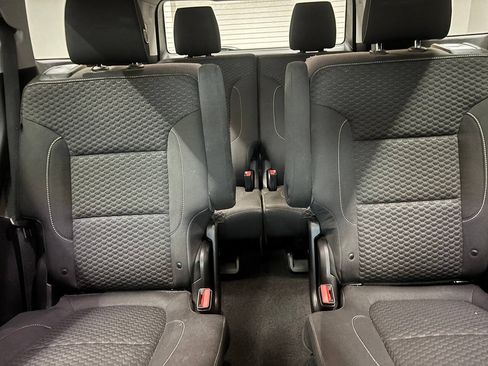 Used 2019 GMC Acadia SLE FWD image 18