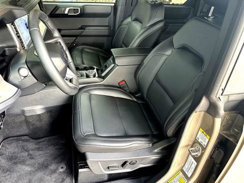 Used 2025 Ford Bronco Outer Banks AWD/4WD image 9