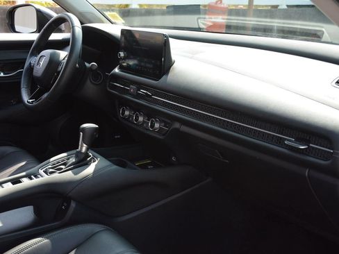 Used 2024 Honda HR-V EX-L image 21