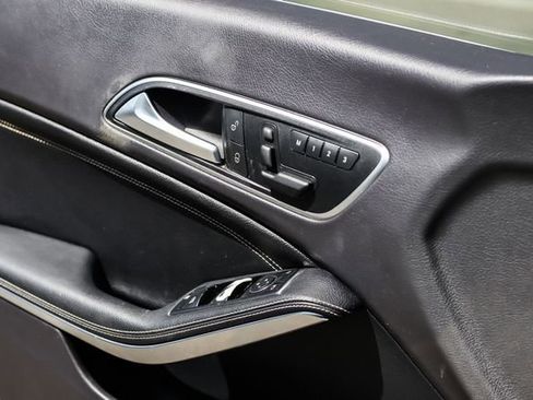 Used 2014 Mercedes-Benz CLA 250 image 33