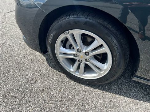 Used 2018 Chevrolet Cruze LT w/ Sun And Sound Package image 15
