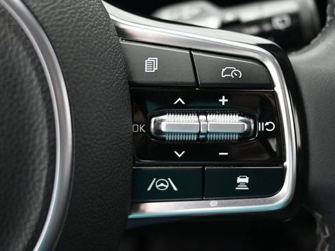 Used 2025 Kia Sorento S FWD image 17