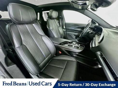 Used 2024 Cadillac Lyriq Luxury AWD/4WD image 34