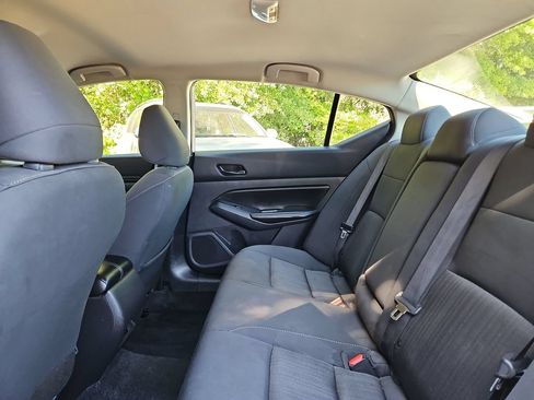 Used 2025 Nissan Altima 2.5 SV FWD image 26