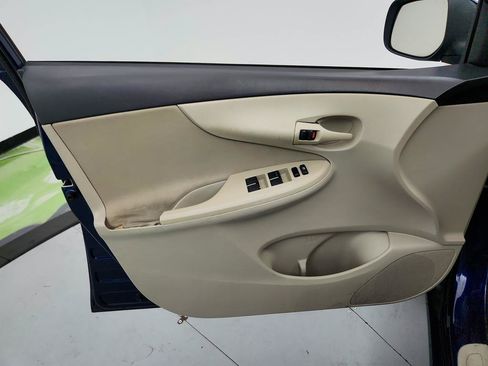 Used 2013 Toyota Corolla L FWD image 20
