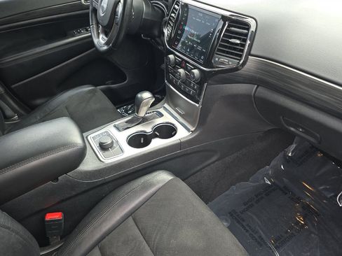 Used 2022 Jeep Grand Cherokee Laredo X AWD/4WD image 18