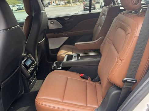 Used 2020 Lincoln Aviator Reserve w/ Equipment Group 202A image 10