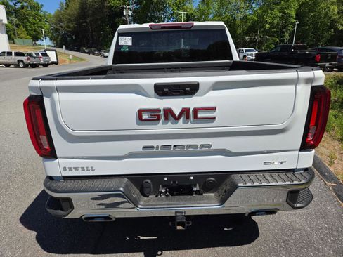 Used 2025 GMC Sierra 1500 SLT AWD/4WD image 8