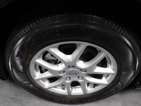 Used 2024 Chrysler Pacifica Limited FWD image 38