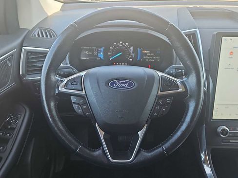 Used 2022 Ford Edge Titanium image 11