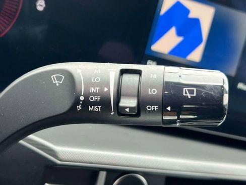 Certified 2025 Hyundai Santa Fe SEL image 24