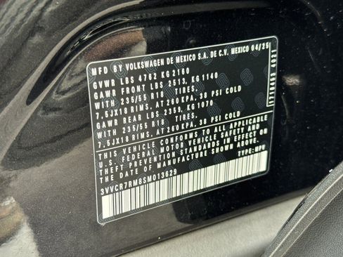 Used 2025 Volkswagen Tiguan S w/ 18" Wheel Package image 27