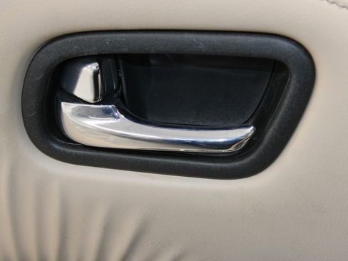 Used 2024 Nissan Armada SL w/ Captain's Chairs Package image 51