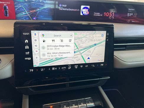 Used 2024 Lincoln Nautilus Reserve image 30