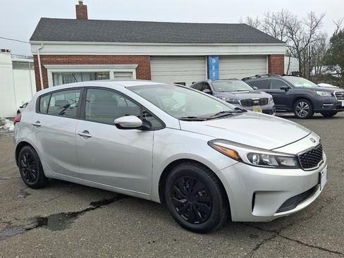 Used 2017 Kia Forte LX image 7