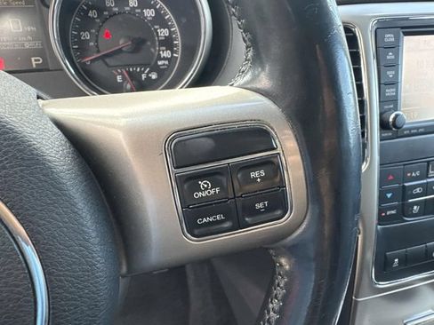 Used 2012 Jeep Grand Cherokee Overland w/ Trailer Tow Group RWD image 24