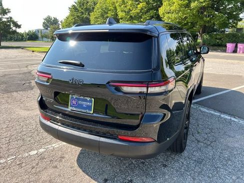 Used 2023 Jeep Grand Cherokee L Laredo AWD/4WD image 10