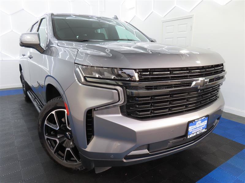 Used 2022 Chevrolet Suburban RST w/ Luxury Package RWD image 3