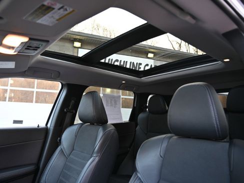 Used 2024 Mitsubishi Outlander Ralliart image 3