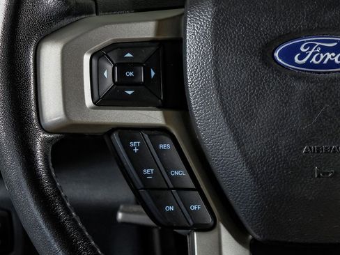 Used 2022 Ford F250 Lariat w/ Chrome Package image 17