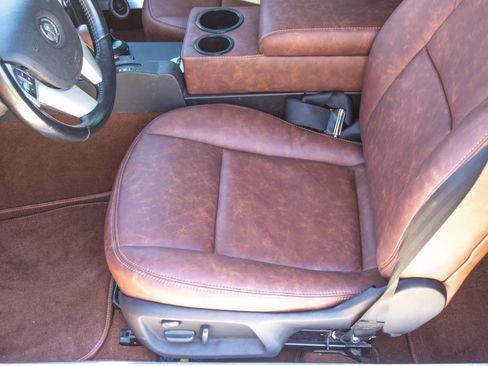 Used 2013 Chevrolet Caprice RWD image 20