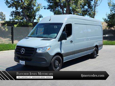 Used 2024 Mercedes-Benz Sprinter 2500 image 1