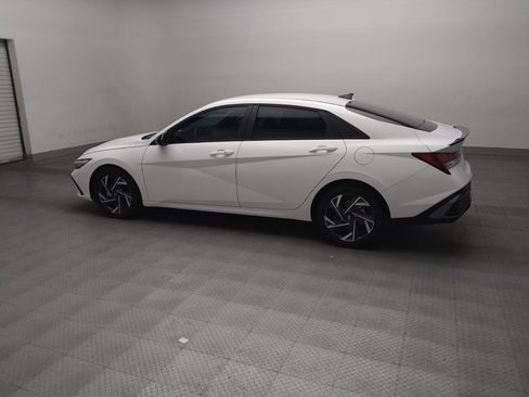 Used 2025 Hyundai Elantra Sport FWD image 3