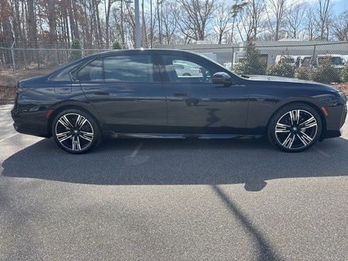 Certified 2023 BMW 760i xDrive w/ Luxury Rear Seating Package image 11