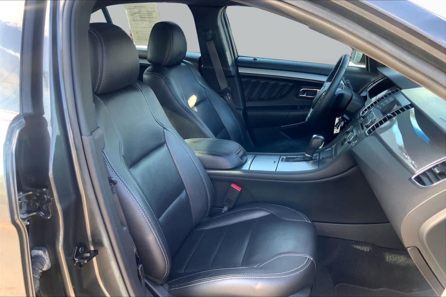 Used 2017 Ford Taurus SEL FWD image 9