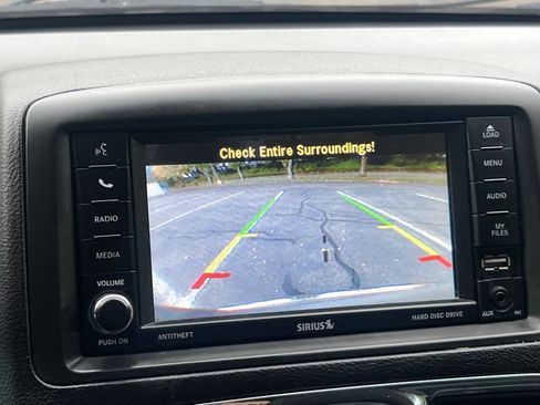 Used 2013 Chrysler Town & Country Touring image 14