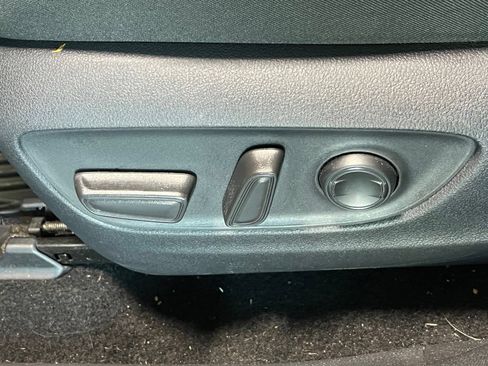 Used 2025 Toyota RAV4 XLE AWD/4WD image 17