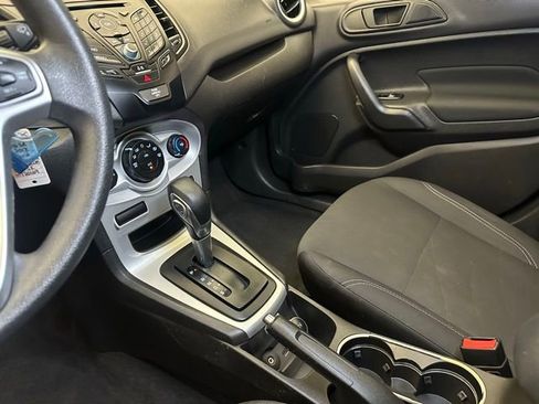 Used 2018 Ford Fiesta SE FWD image 30
