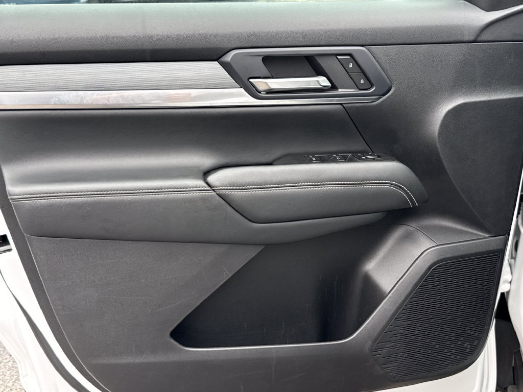Certified 2025 GMC Terrain Elevation AWD/4WD image 13