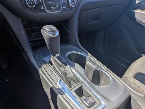 Used 2021 Chevrolet Equinox LT image 11