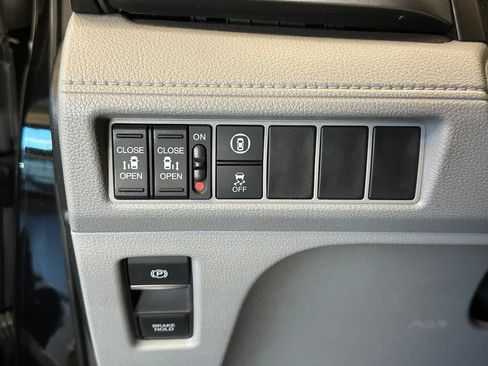 Used 2022 Honda Odyssey EX image 17
