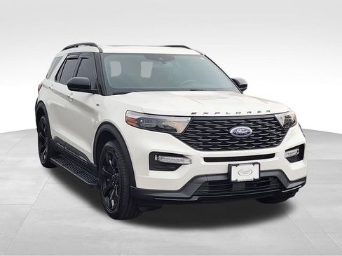 Used 2023 Ford Explorer ST-Line w/ Class IV Trailer Tow Package AWD/4WD image 7