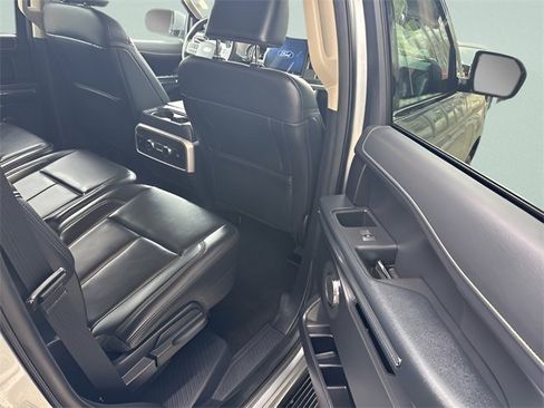 Used 2024 Ford Expedition XLT image 17