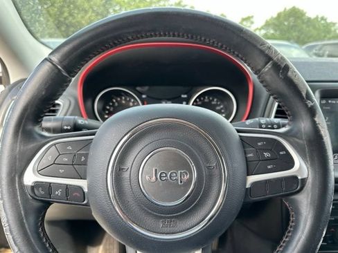Used 2019 Jeep Compass Trailhawk AWD/4WD image 8