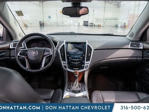 Used 2016 Cadillac SRX Luxury FWD image 3