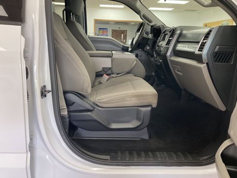 Used 2017 Ford F250 XLT AWD/4WD image 17