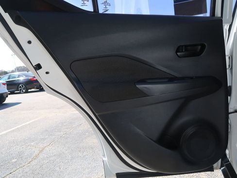 Used 2020 Nissan Kicks S image 45