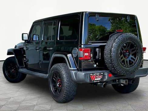Used 2018 Jeep Wrangler Unlimited Sahara w/ Dual Top Group AWD/4WD image 4