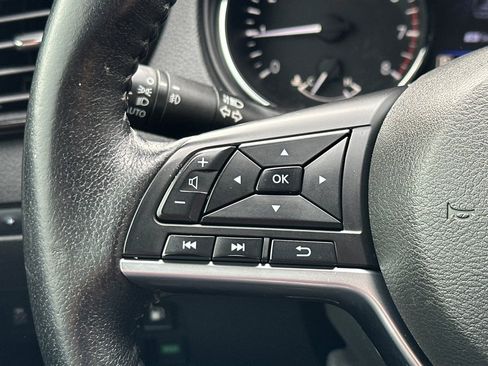 Used 2020 Nissan Rogue SL image 28