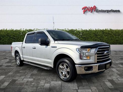 Used 2015 Ford F150 XLT w/ Equipment Group 301A Mid RWD image 10
