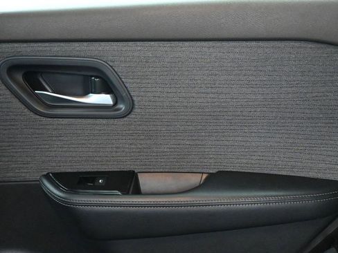 Used 2023 Nissan Rogue SV FWD image 20