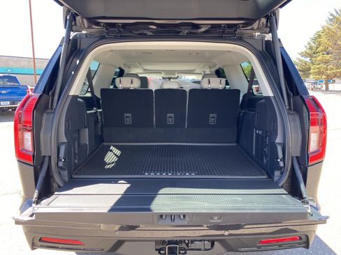 New 2025 Ford Expedition Max Active image 5