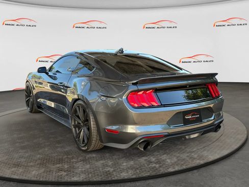 Used 2020 Ford Mustang Coupe RWD image 8