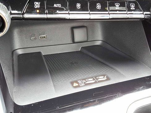 New 2026 Chevrolet Traverse High Country image 19